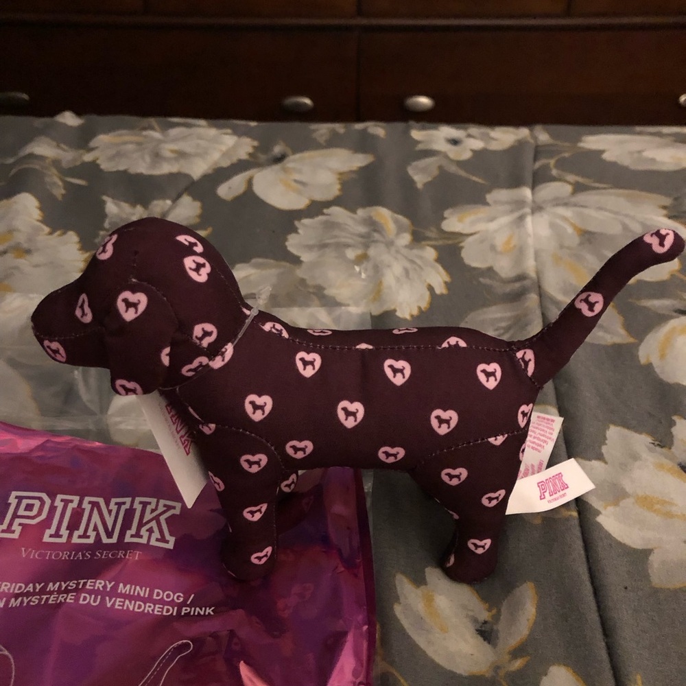 Pink Victoria’s Secret Pink Friday Mystery Mini Dog 2026 - Picture 3 of 7